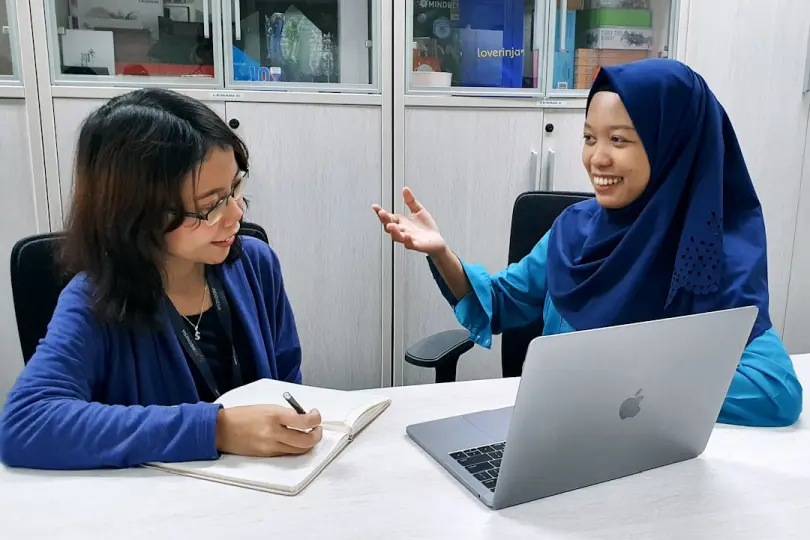 Video Summarization for Knowledge Workers: Finally Efficient Knowledge Extraction Instead of Hours of Videos